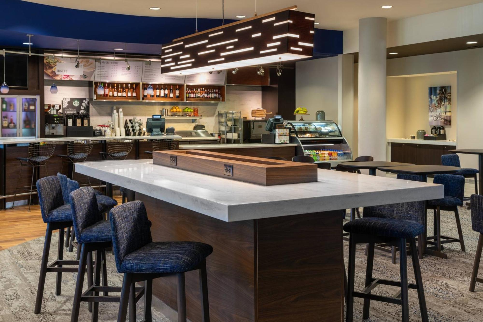 Courtyard By Marriott Fort Lauderdale Airport & Cruise Port Дания-Бич Экстерьер фото