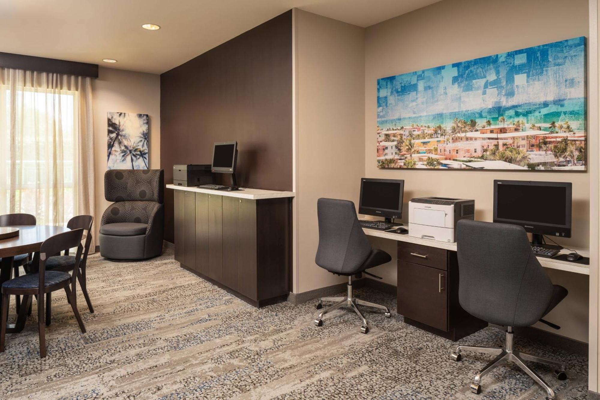 Courtyard By Marriott Fort Lauderdale Airport & Cruise Port Дания-Бич Экстерьер фото