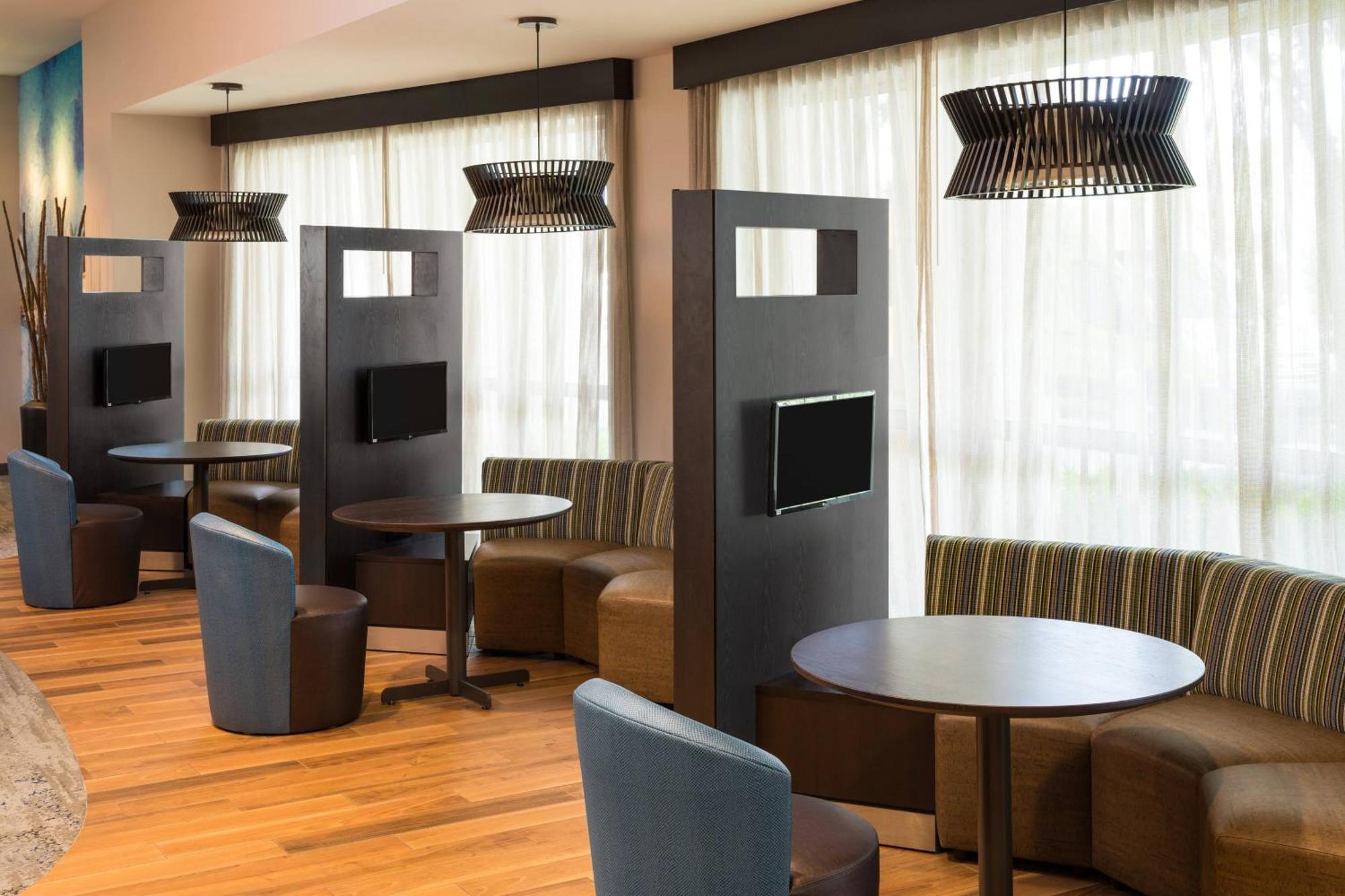 Courtyard By Marriott Fort Lauderdale Airport & Cruise Port Дания-Бич Экстерьер фото