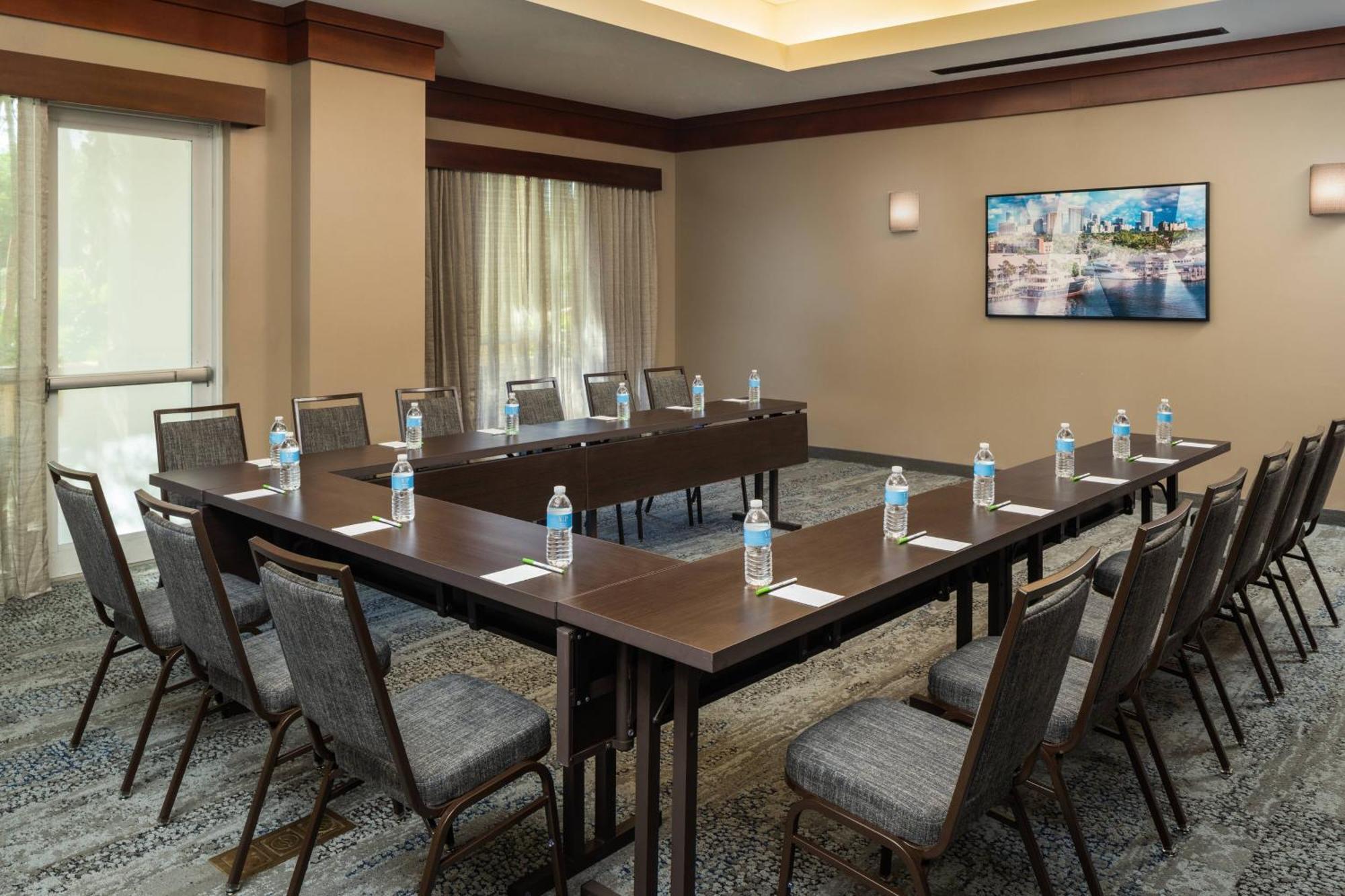 Courtyard By Marriott Fort Lauderdale Airport & Cruise Port Дания-Бич Экстерьер фото