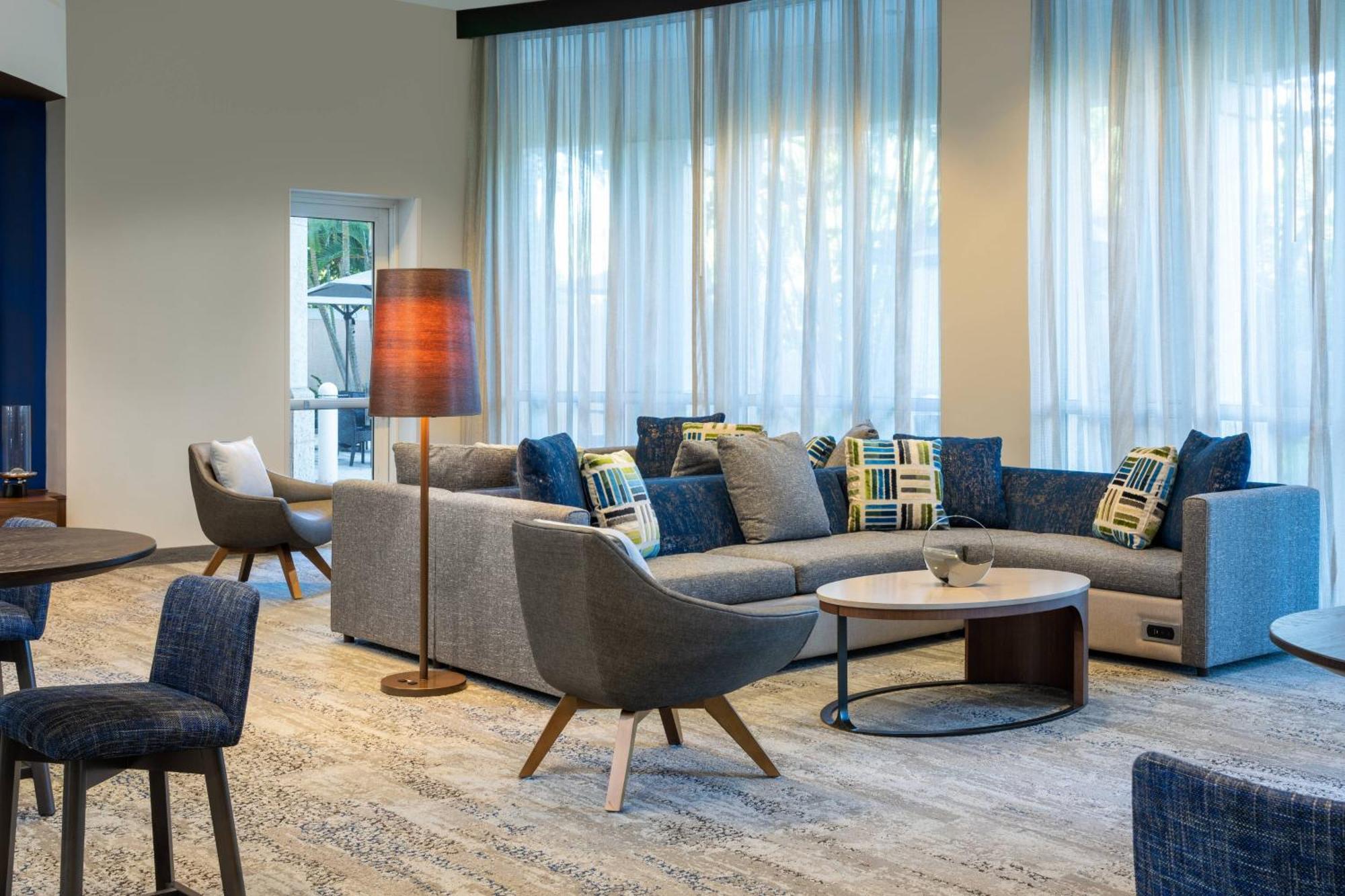Courtyard By Marriott Fort Lauderdale Airport & Cruise Port Дания-Бич Экстерьер фото