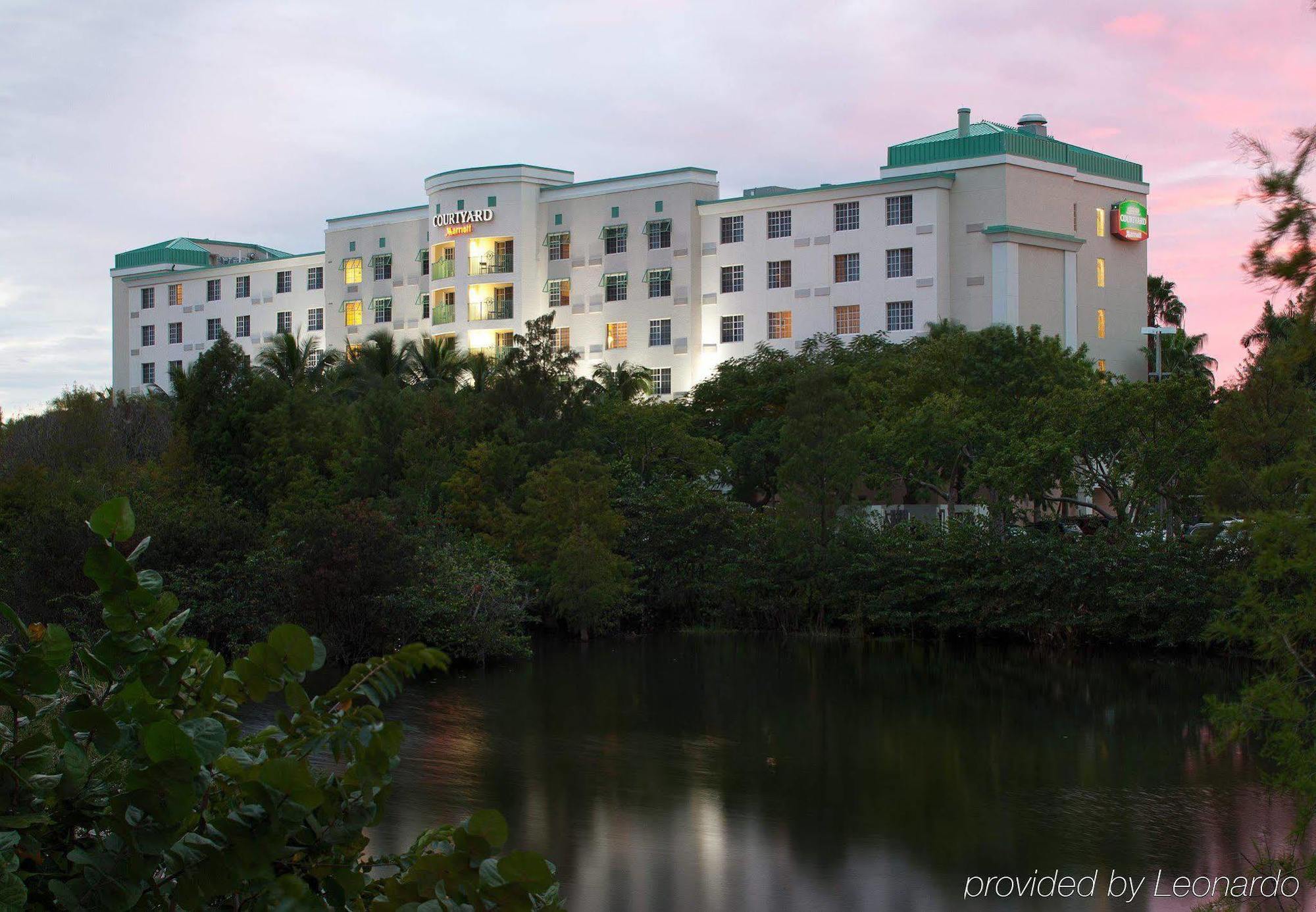 Courtyard By Marriott Fort Lauderdale Airport & Cruise Port Дания-Бич Экстерьер фото
