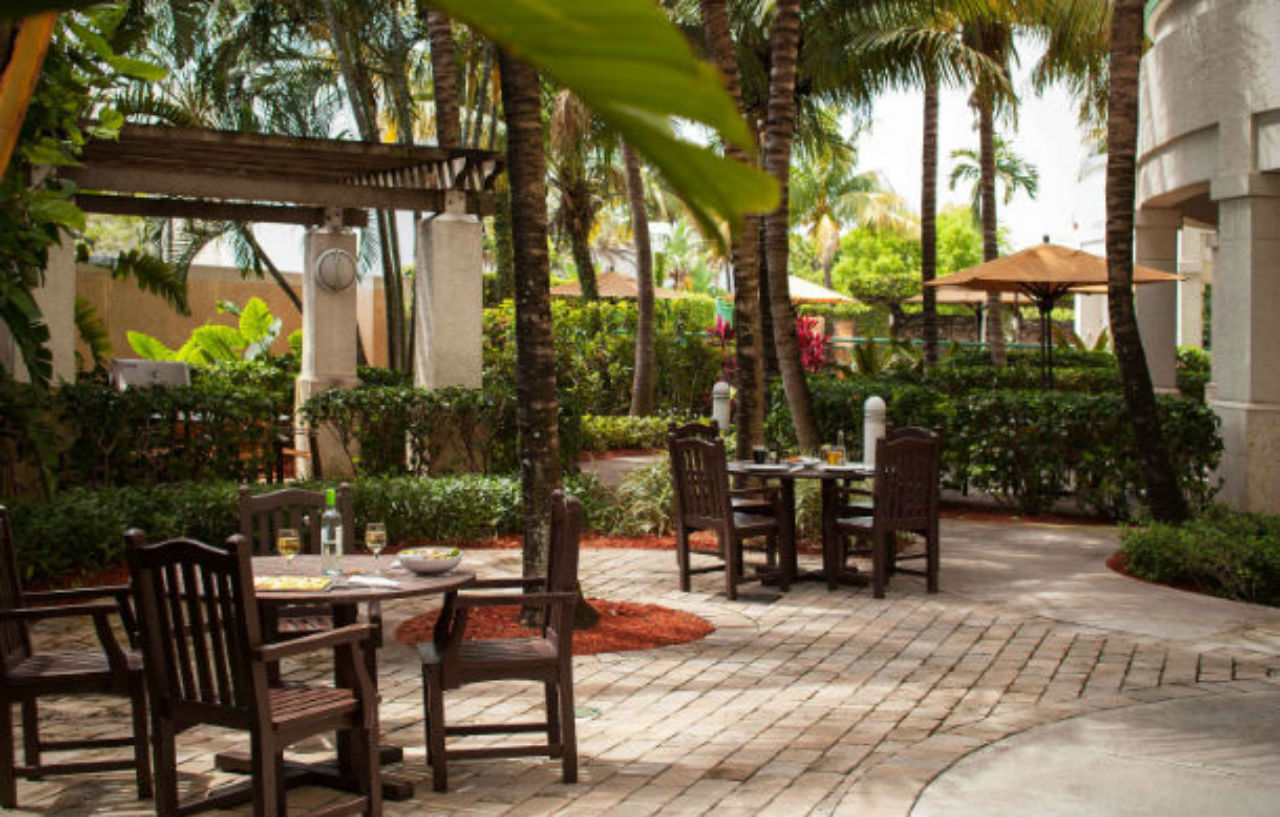 Courtyard By Marriott Fort Lauderdale Airport & Cruise Port Дания-Бич Экстерьер фото